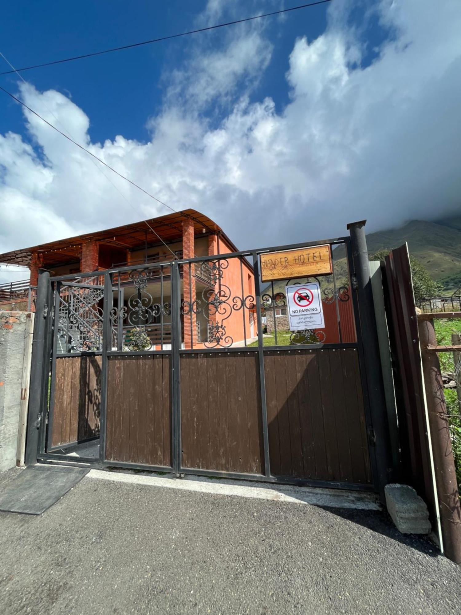 Wander Kazbegi Hotel Exterior foto